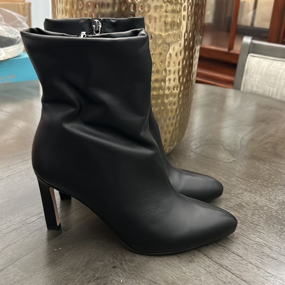 Franco Sarto A-Calliebty Booties - Picture 4 of 9